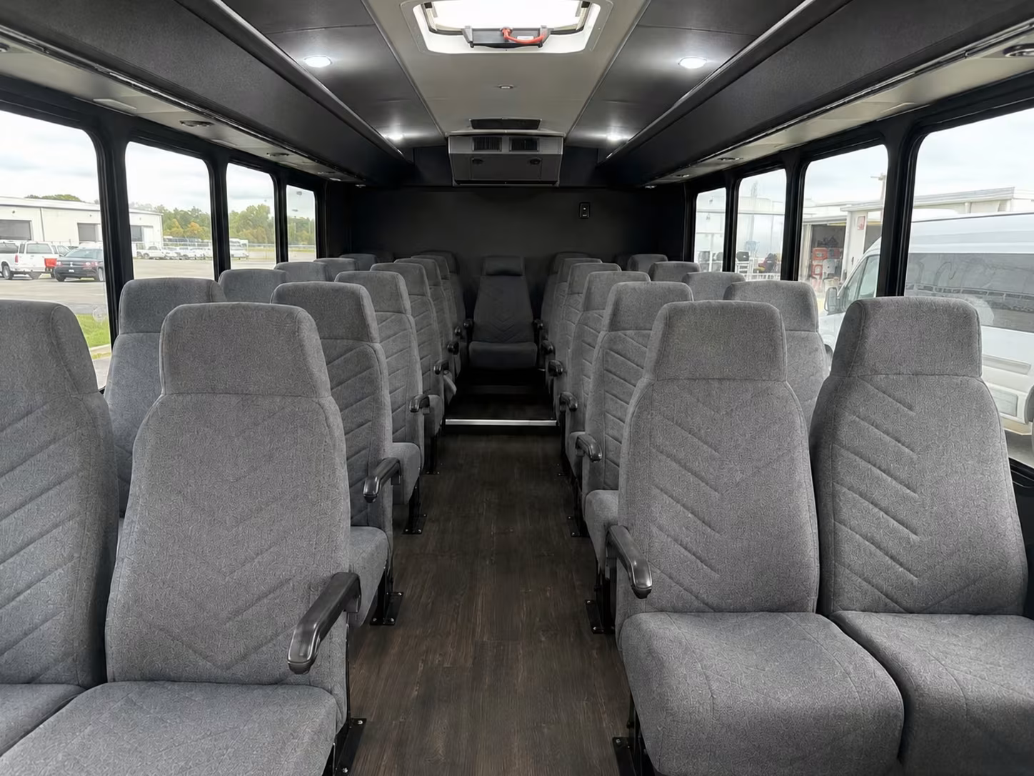 santa clarita airport transfer shuttle bus services