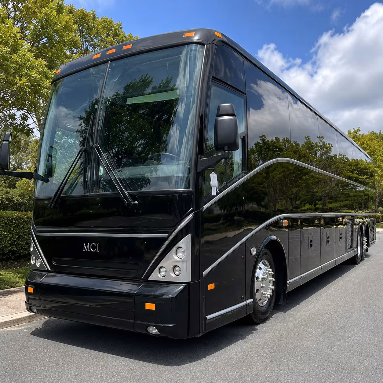 santa clarita construction worksite shuttle buses